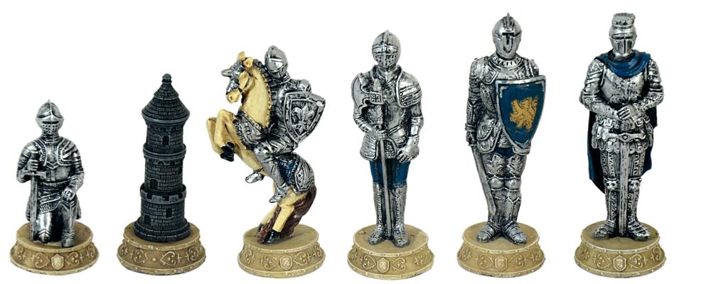 Schachfiguren Ritter gold vs silber