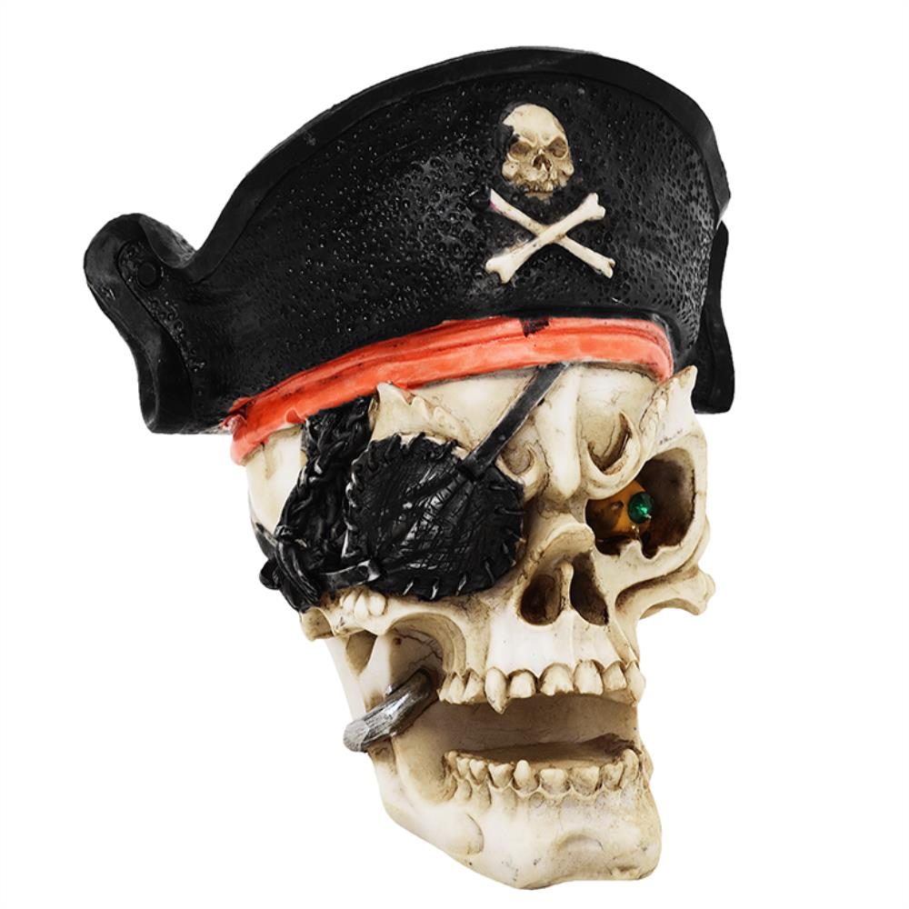 Totenkopf mit Piratenmütze